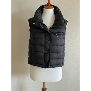 ZARA Cropped Zip Up Puffer Vest Size Medium